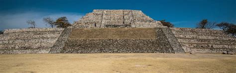 Die Eroberung von Xochicalco: Eine Meisterleistung der militärischen Strategie und des politischen Manövrierens im 10. Jahrhundert